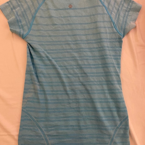 Lululemon swiftly tee - Picture 3 of 3